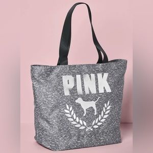 Victoria Secret PINK weekender
Tote Zip Close Inside Pockets Super cute Nwt